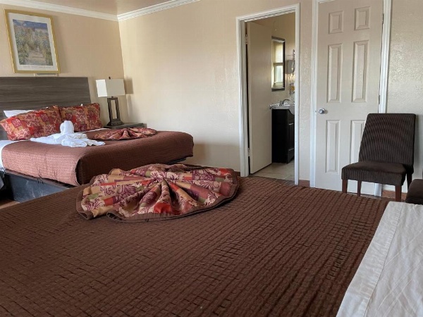 Holland Inn and Suites image 10