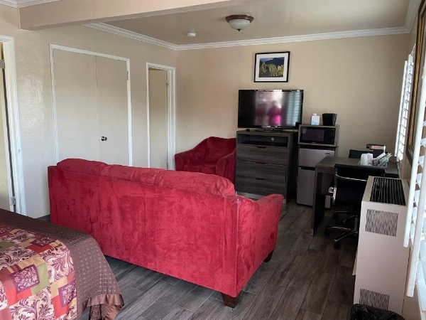 Holland Inn and Suites image 21