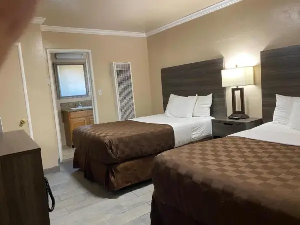Holland Inn and Suites 9